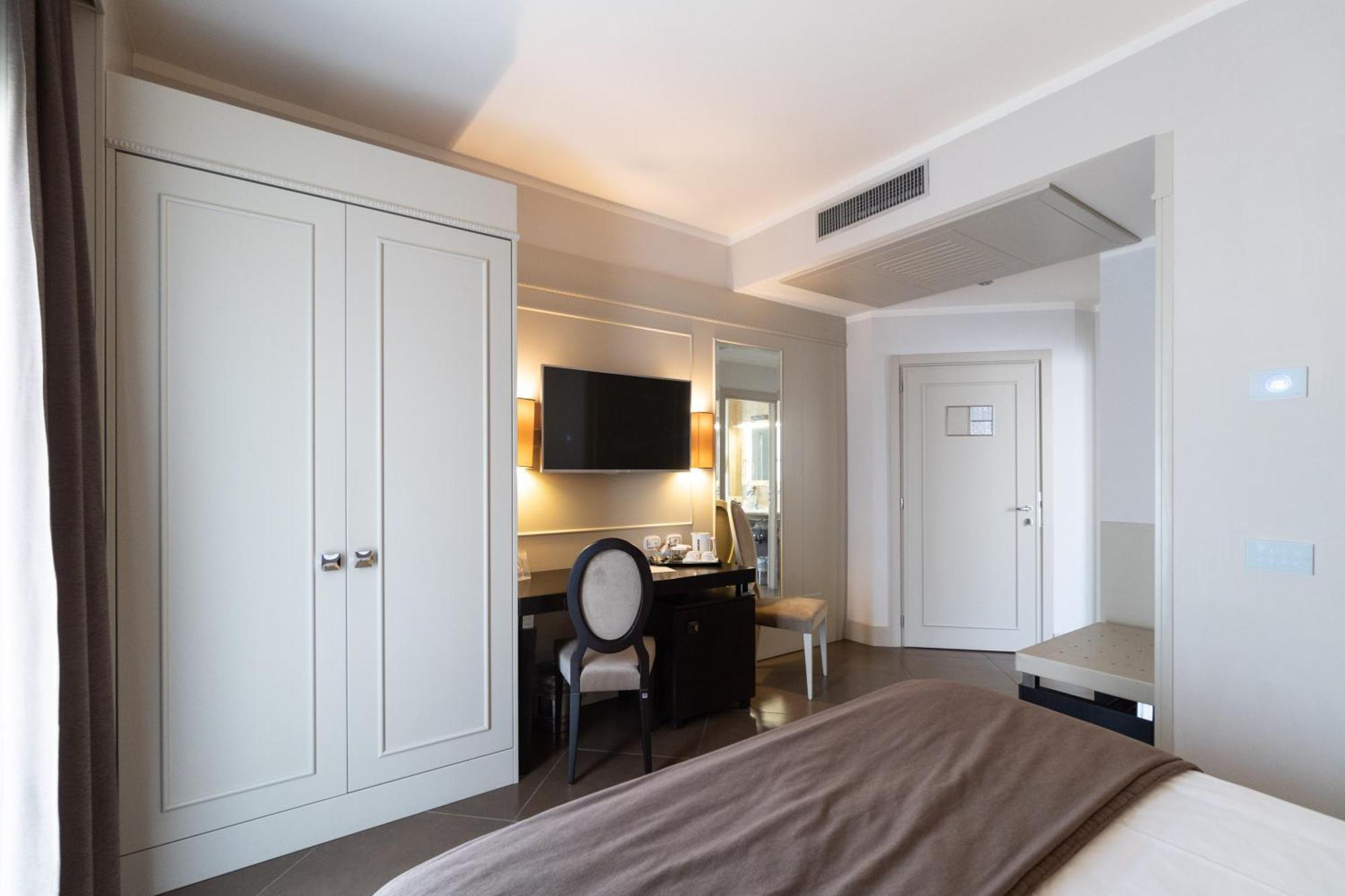 Western Perla Del Porto Hotel 4*